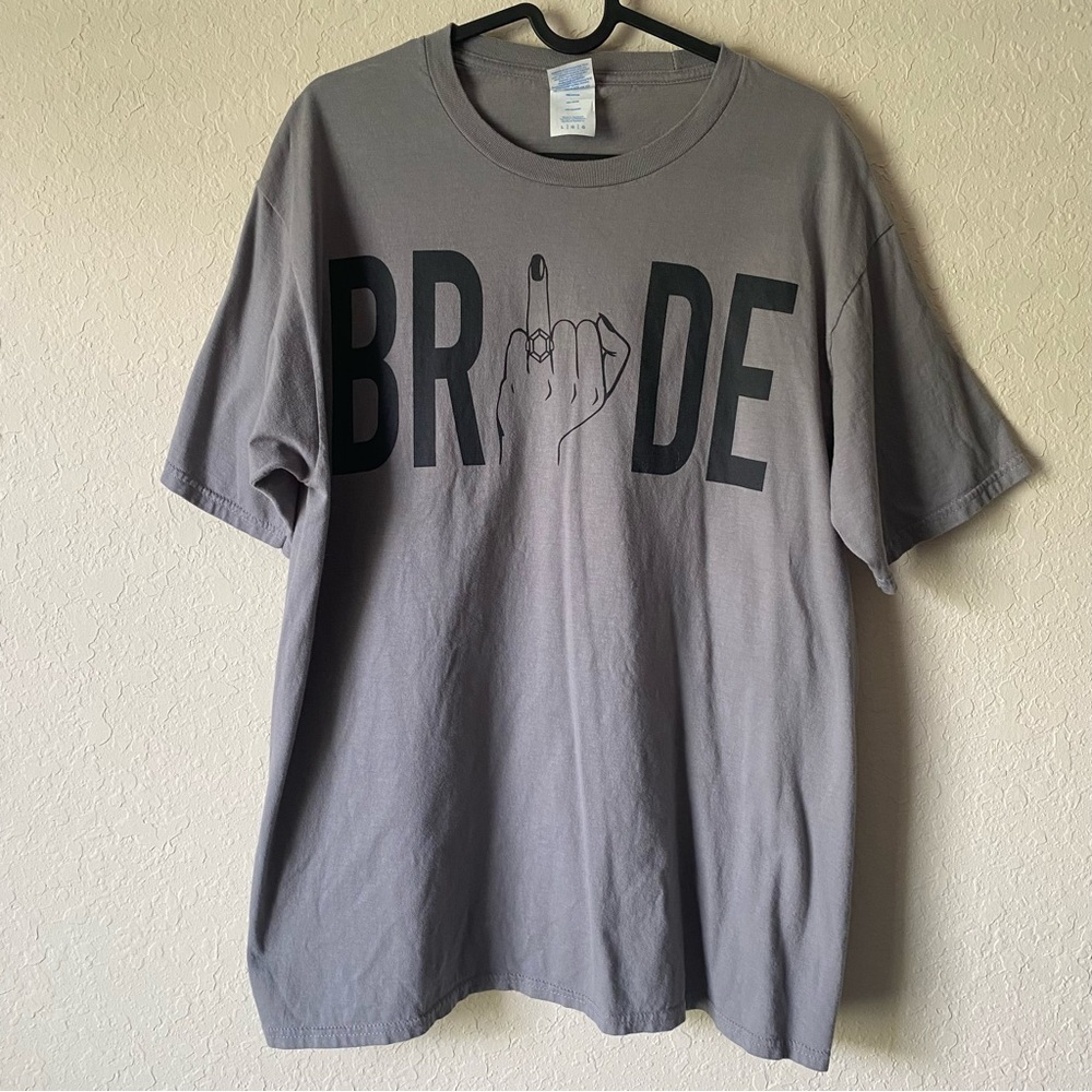 Woman's Bride Engaged Wedding 100% Cotton Gray Short Sleeve T-Shirt Size Large